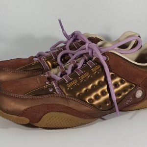 Red by Marc Ecko Fashion Sneakers Bronze/Purple